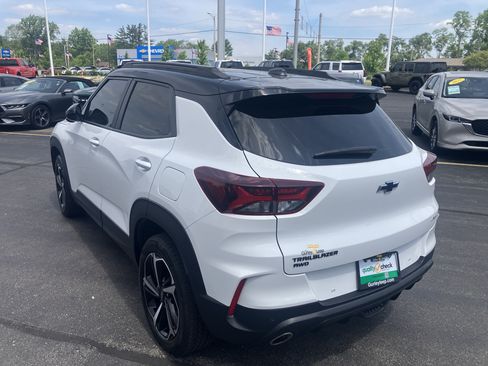 Used 2023 Chevrolet TrailBlazer RS w/ Sun and Liftgate Package AWD/4WD image 6