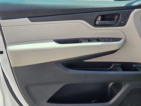 Used 2025 Honda Odyssey EX-L image 17