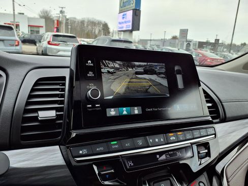 Used 2025 Honda Odyssey Elite image 11