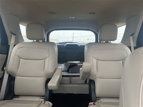 Certified 2024 Ford Explorer XLT w/ Equipment Group 202A image 29