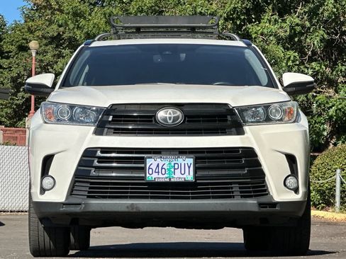 Used 2018 Toyota Highlander SE AWD/4WD image 10