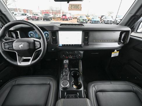 New 2025 Ford Bronco Badlands image 25