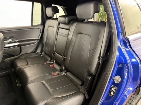Used 2021 Mercedes-Benz GLB 250 4MATIC image 30
