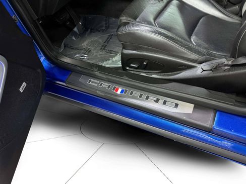 Used 2017 Chevrolet Camaro LT RWD image 18