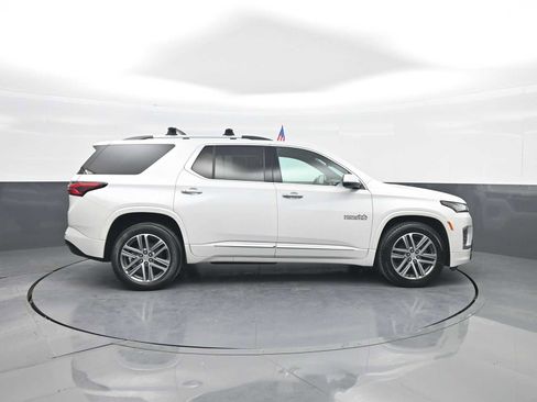 Used 2023 Chevrolet Traverse High Country AWD/4WD image 9