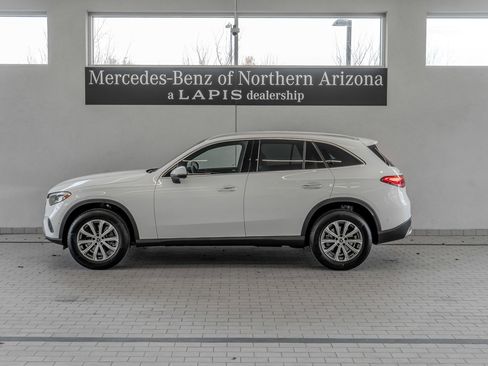 New 2026 Mercedes-Benz GLC 300 4MATIC image 2