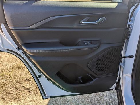 New 2025 Jeep Grand Cherokee Altitude image 28