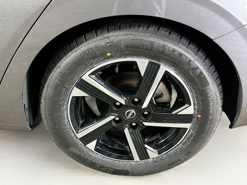 Used 2024 Nissan Sentra SV image 11