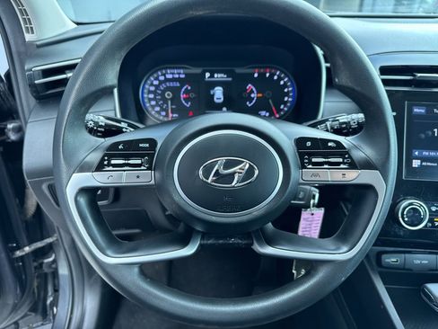 Used 2023 Hyundai Tucson SE image 3