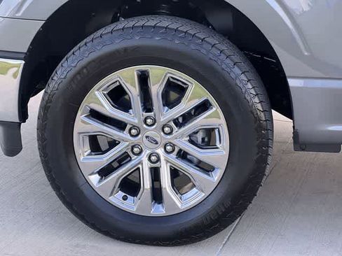 Used 2025 Ford F150 Lariat w/ Equipment Group 501A Mid image 9