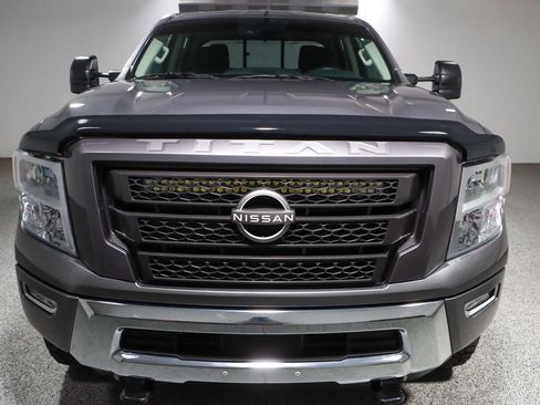 Used 2023 Nissan Titan SV image 4