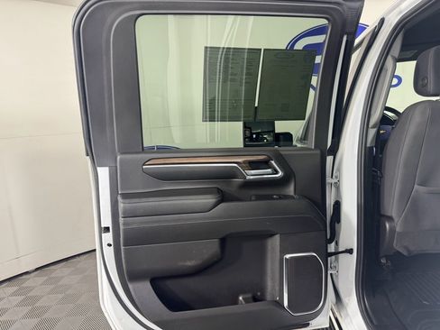 Used 2024 Chevrolet Silverado 2500 LT w/ Convenience Package image 28