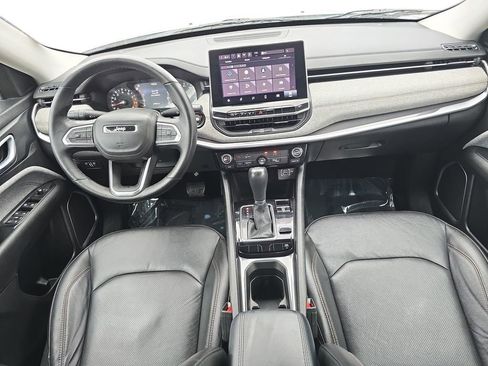 Used 2022 Jeep Compass Latitude image 9