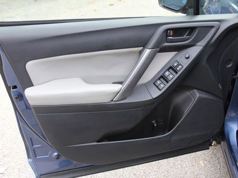 Used 2014 Subaru Forester 2.5i Premium w/ All-Weather Package image 11