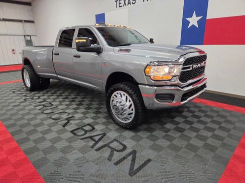 Used 2024 RAM 3500 Tradesman w/ Chrome Appearance Group image 18