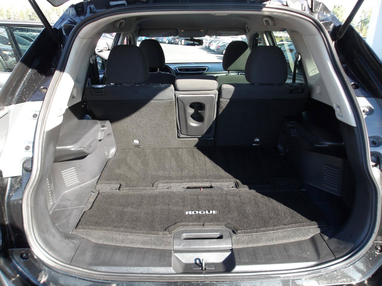 Used 2016 Nissan Rogue S AWD/4WD image 11