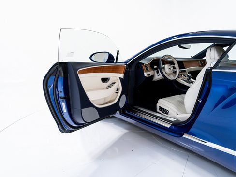 Certified 2024 Bentley Continental GT image 9