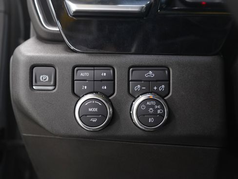 Used 2024 GMC Sierra 2500 SLE w/ SLE Convenience Package image 23