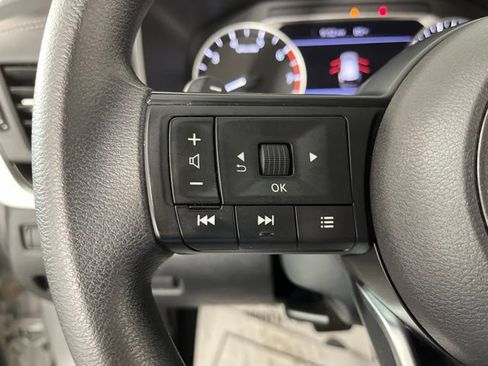 Used 2024 Nissan Rogue SV FWD image 23