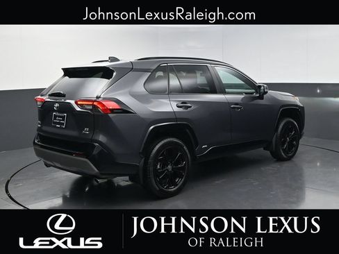 Used 2025 Toyota RAV4 SE AWD/4WD image 9