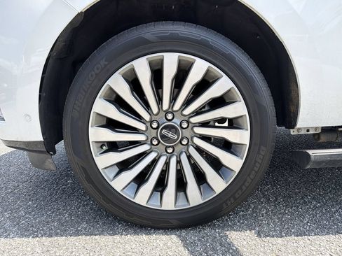 Used 2021 Lincoln Navigator L Reserve w/ Luxury Package AWD/4WD image 11