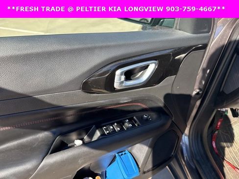 Used 2023 Jeep Compass Trailhawk image 8