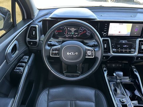 Certified 2022 Kia Sorento SX FWD image 15