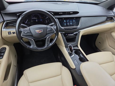 Used 2019 Cadillac XT5 FWD image 6