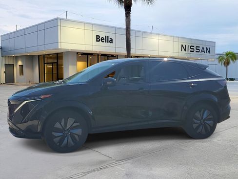 Used 2024 Nissan Ariya AWD image 2