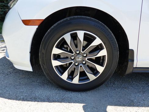Used 2024 Honda Odyssey EX-L image 13