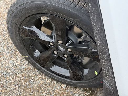 New 2026 Jeep Grand Cherokee L Limited AWD/4WD image 10