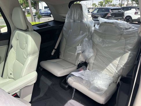 New 2026 Volvo XC90 T8 Ultra w/ Lounge Package AWD/4WD image 18