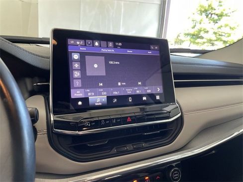 Used 2022 Jeep Compass Limited image 23