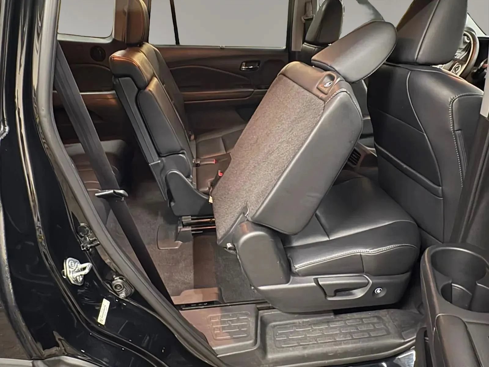 Used 2016 Honda Pilot Touring image 25