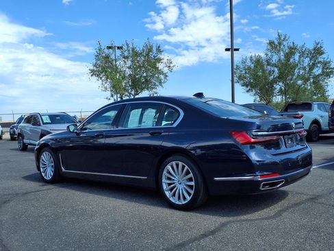Used 2020 BMW 740i w/ Premium Package RWD image 4