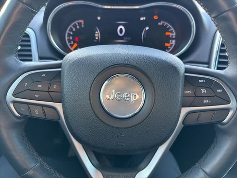 Used 2018 Jeep Grand Cherokee Limited image 13