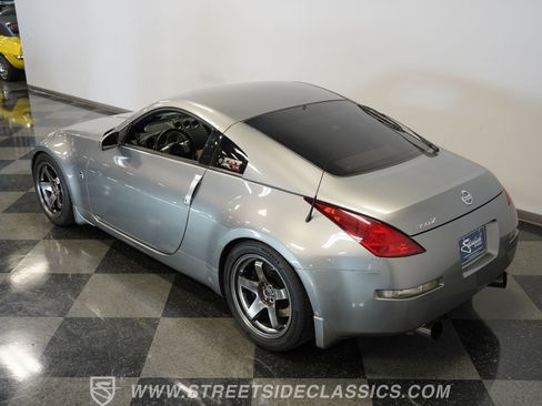 Used 2005 Nissan 350Z Coupe w/ (N93) Cargo Convenience Pkg image 12
