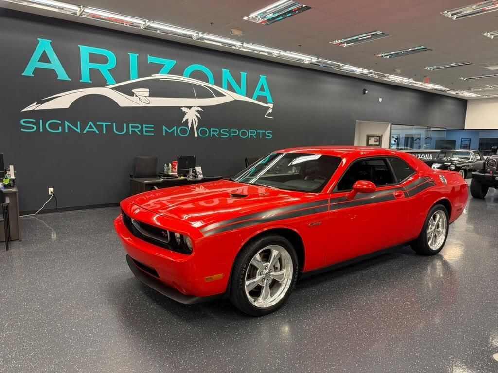 Used 2010 Dodge Challenger R/T RWD image 1