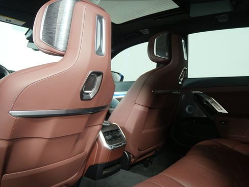 Certified 2023 BMW 760i xDrive image 17