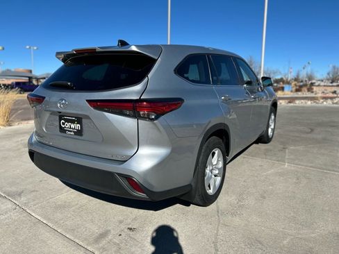 Used 2022 Toyota Highlander LE image 8