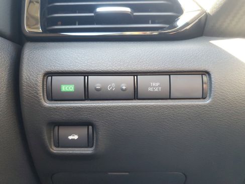 Certified 2025 Nissan Sentra SV w/ Trunk Package image 27