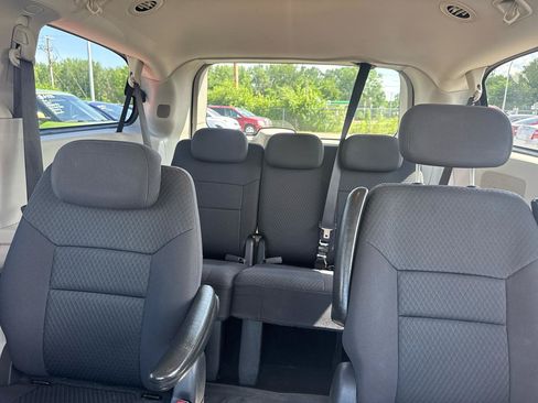 Used 2010 Dodge Grand Caravan SE FWD image 12