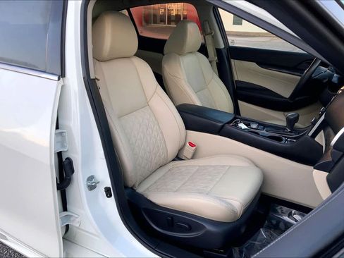 Used 2022 Nissan Maxima Platinum w/ Sport Mat Group image 9