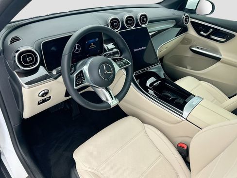 Used 2023 Mercedes-Benz GLC 300 image 9