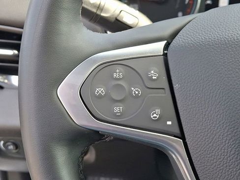 Used 2023 Chevrolet Traverse RS image 34
