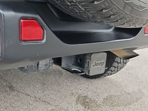 Used 2021 Jeep Wrangler Unlimited Sahara w/ Cold Weather Group image 36