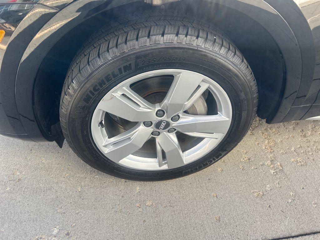 Used 2018 Audi Q5 2.0T Premium Plus w/ Premium Plus Package AWD/4WD image 16