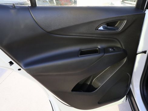 Used 2023 Chevrolet Equinox LT image 17