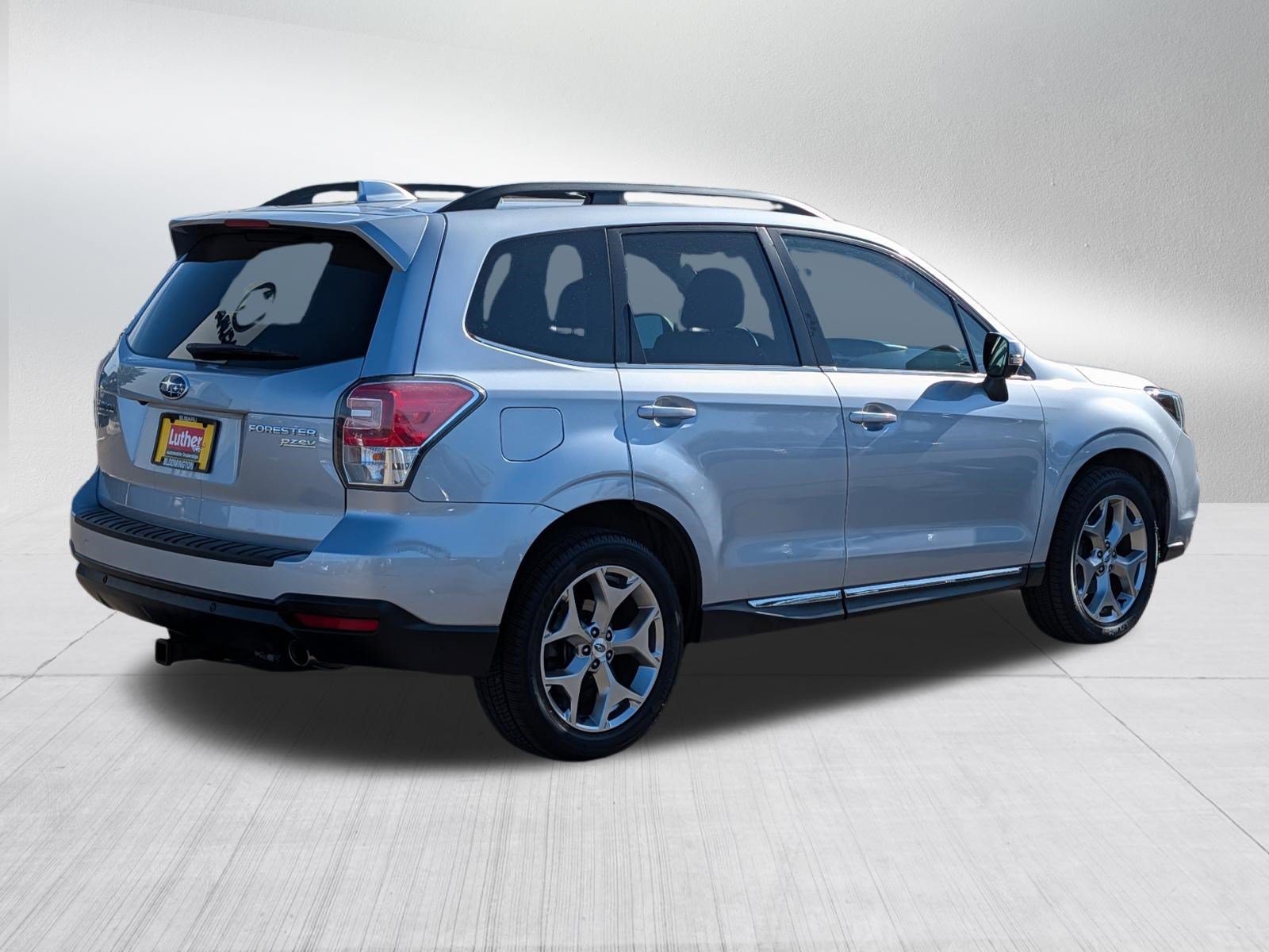 Used 2017 Subaru Forester 2.5i Touring AWD/4WD image 7