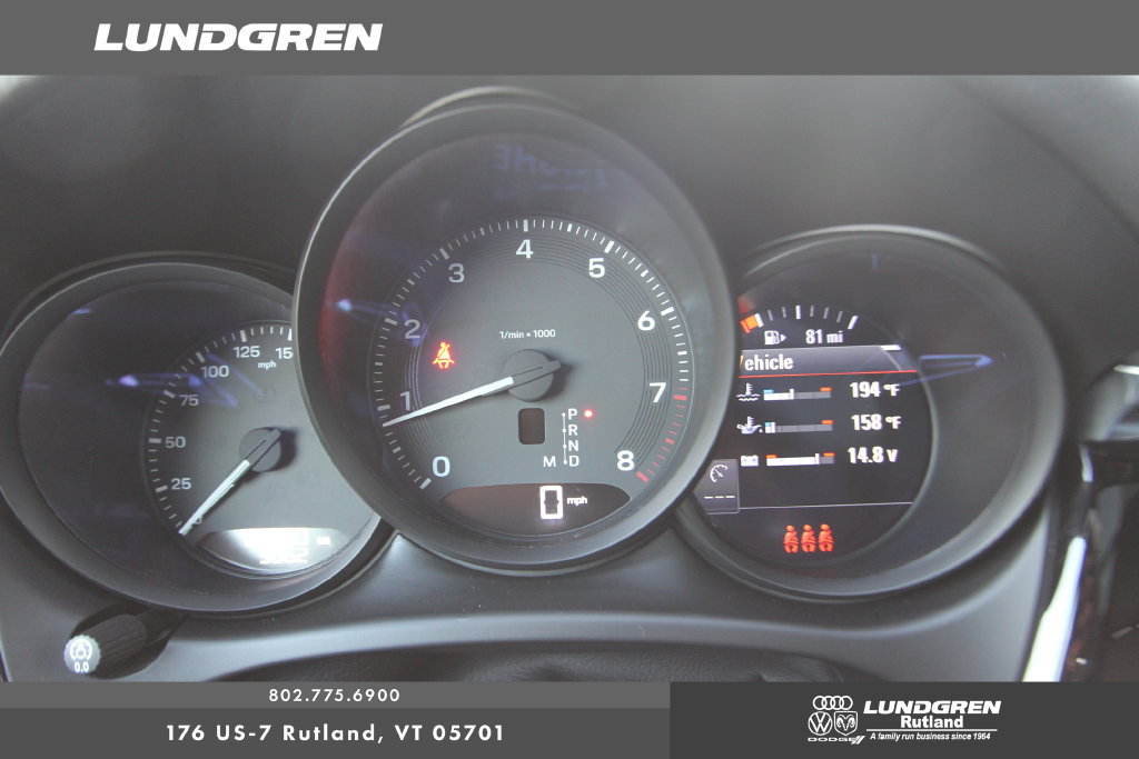 Used 2025 Porsche Macan AWD/4WD image 12